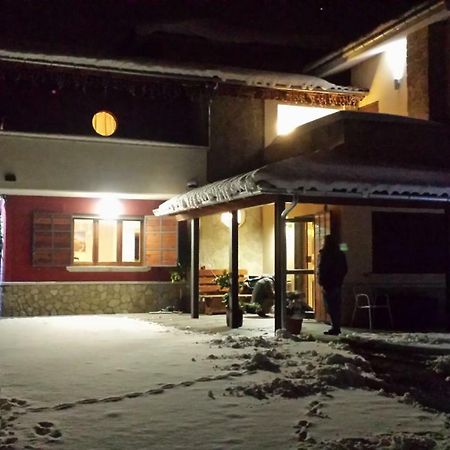 مونتيلا Country House Il Papavero المظهر الخارجي الصورة